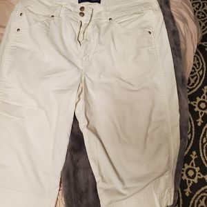 White mid-calf pants